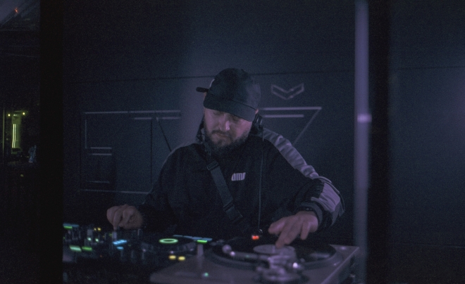 17 Grime night 2, Etáž, Sir Free